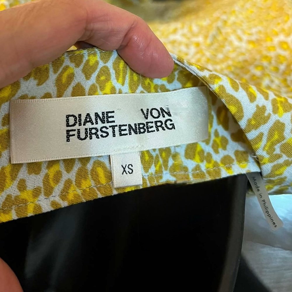 Diane von Furstenberg DVF 100% Viscose Blouse Leopard Print Wrap XS - Picture 2 of 8